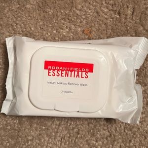 Rodan & Fields Face Wipes (1 Pack/Never Opened)
